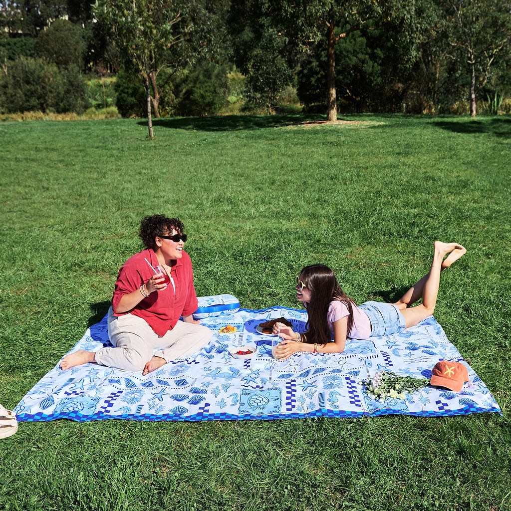 dock and bay picnic blanket