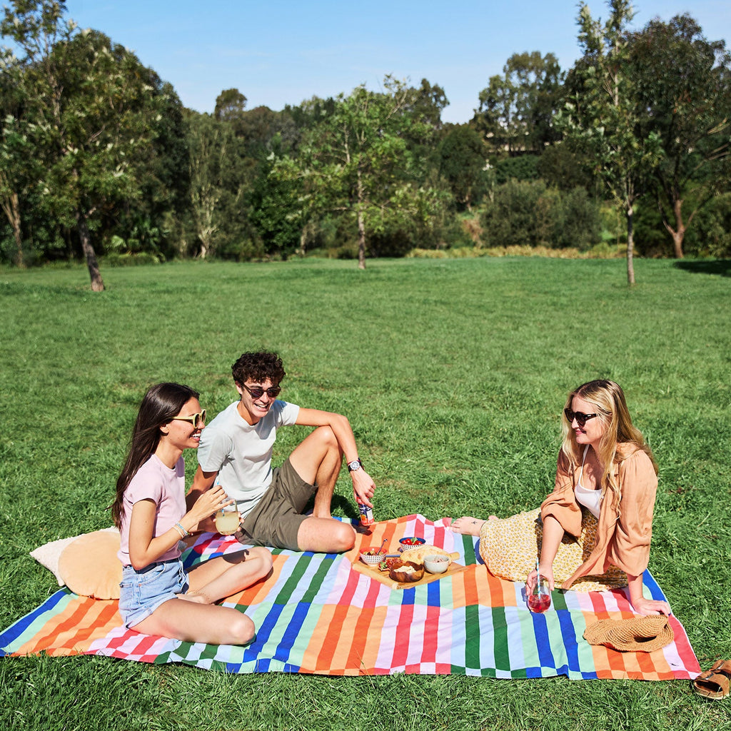dock and bay picnic blanket